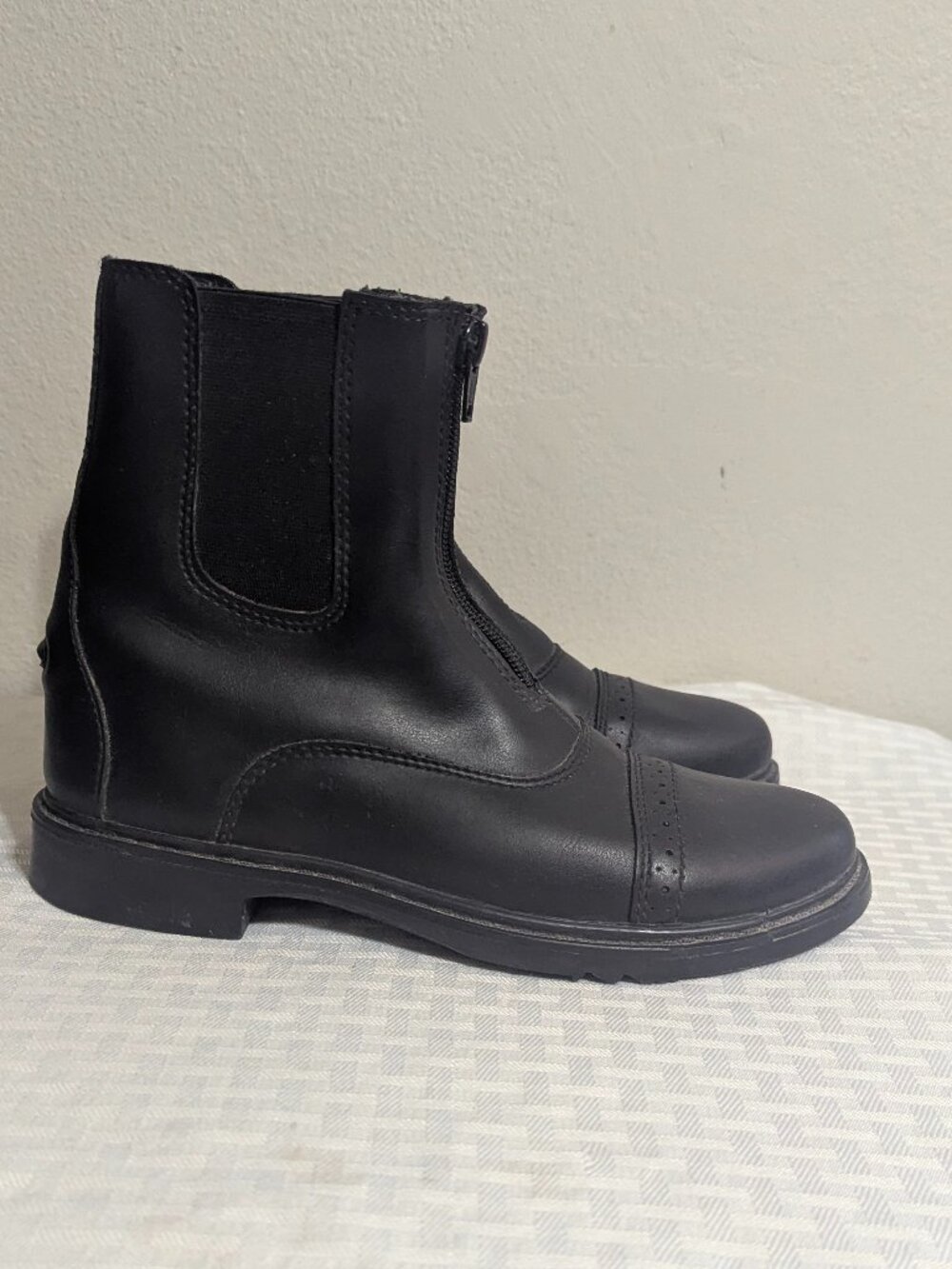 TUFFRIDER BLACK STARTER FRONT ZIP PADDOCK BOOTS 7.5